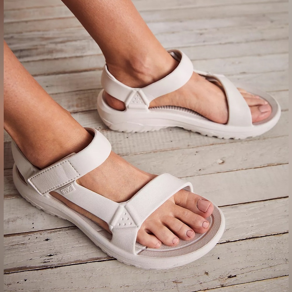 TEVA White Hurricane Drift Strappy Sandal Sz 9